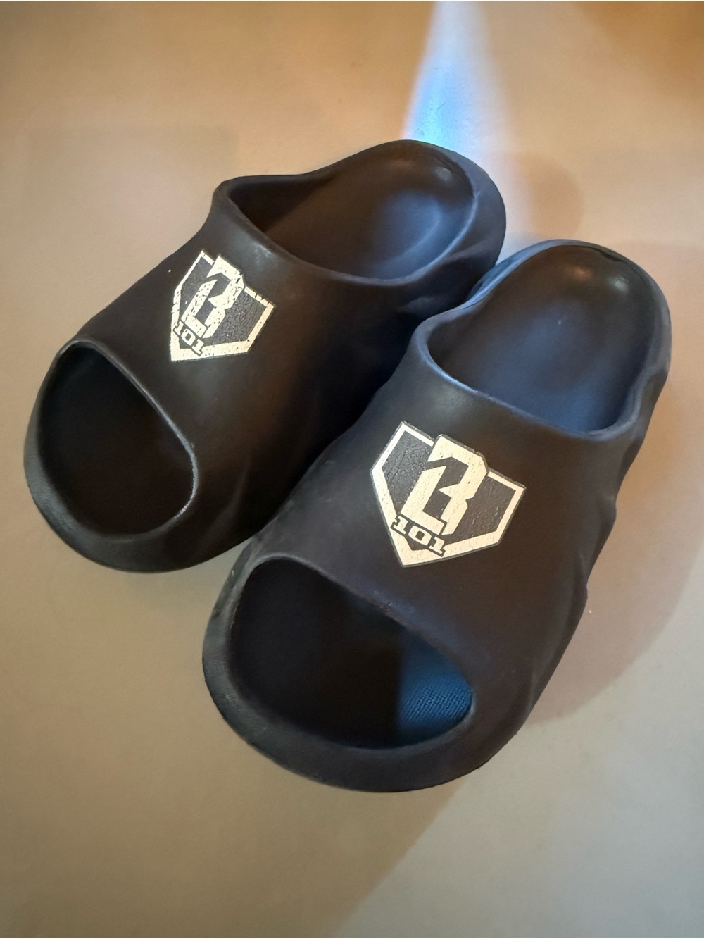 Baseball Lifestyle 101 Black Slides Size 2-3